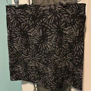 Ripskirt Hawaii Black and Gray Floral Midi Skirt